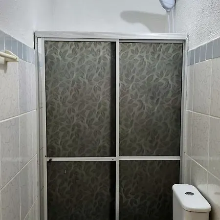 Apartamento Com Piscina E Ar Condicionado